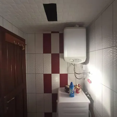 Jakuzili Ev 아파트